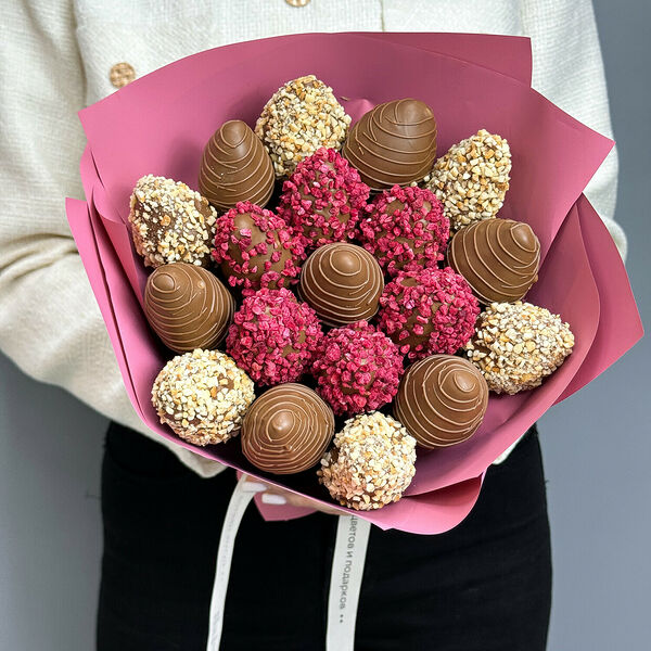 Букет из клубники в шоколаде 19 шт Bright