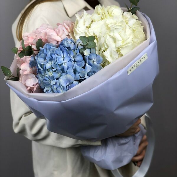 Букет из трех гортензий