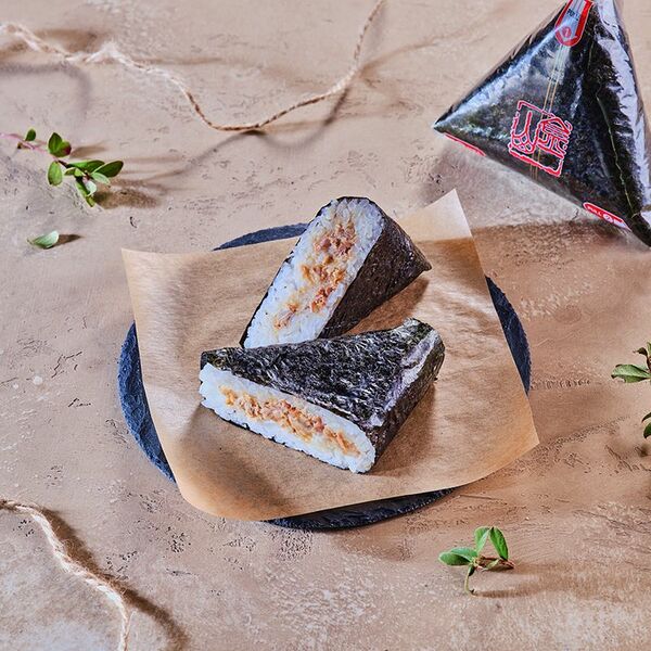 Онигири с тунцом и соусом Спайси Пятерочка Кафе 110г