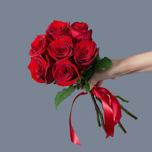 Монобукет 7 Роз Explorer под ленту Ирис