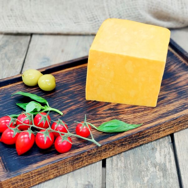 Сыр чеддер красный