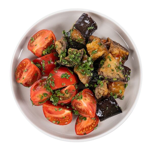 Салат азиатский с жареным баклажаном от бренд-шефа АВ, Россия