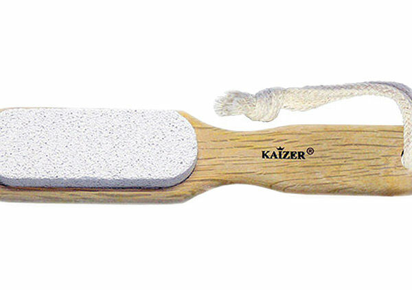 Пемза Kaizer педикюрная ненатур.дерев.ручка
