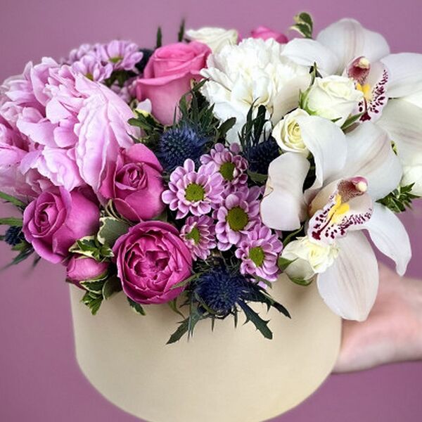 Цветы в коробке Инфинити