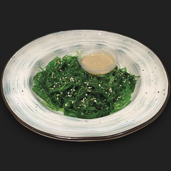 Чука салат с ореховым соусом