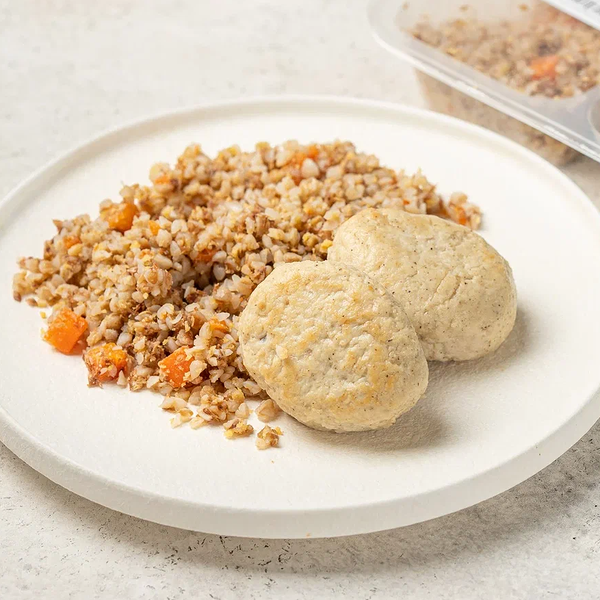 Гречка с котлетами из индейки