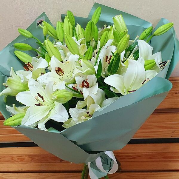 Букет лилий «Первый поцелуй»