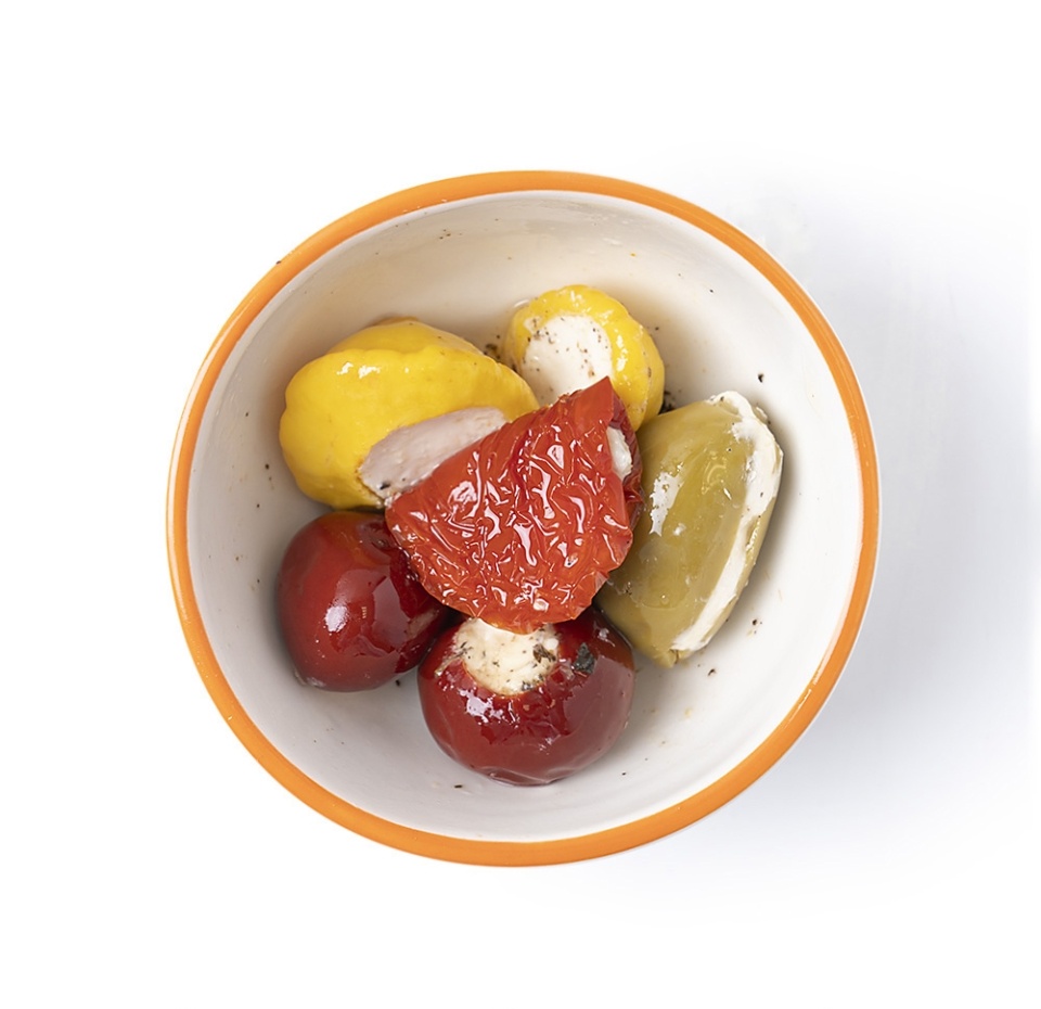 

Антипасти WOW! Коктейль с крем-сыром в пряном масле с прованскими травами, 28 olives