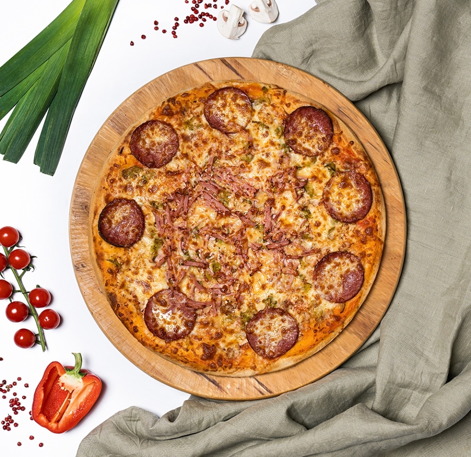 

Пицца мясное ассорти из печи 700 г