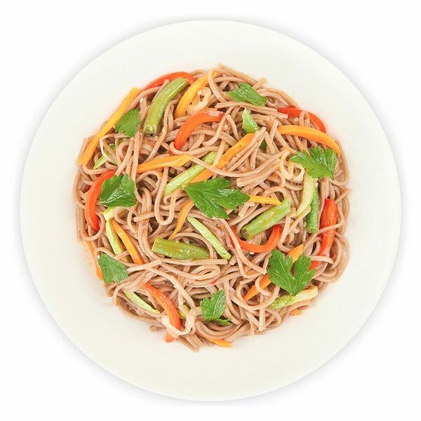 Лапша гречневая с овощами