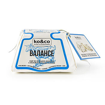 Сыр козий Валансе с белой плесенью в золе ko&co 150 г