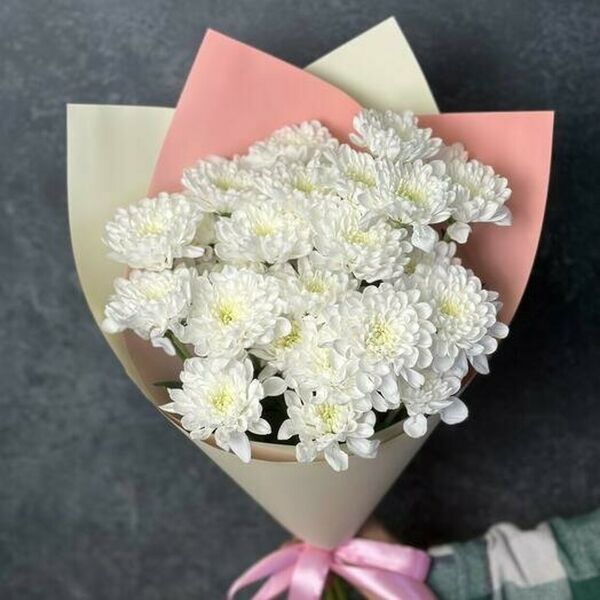 Букет из белых хризантем