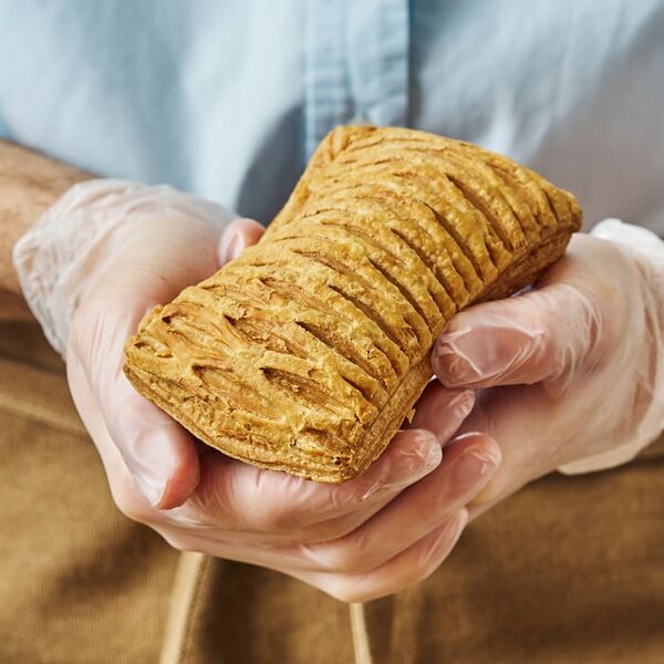 Слойка с малиной 105г