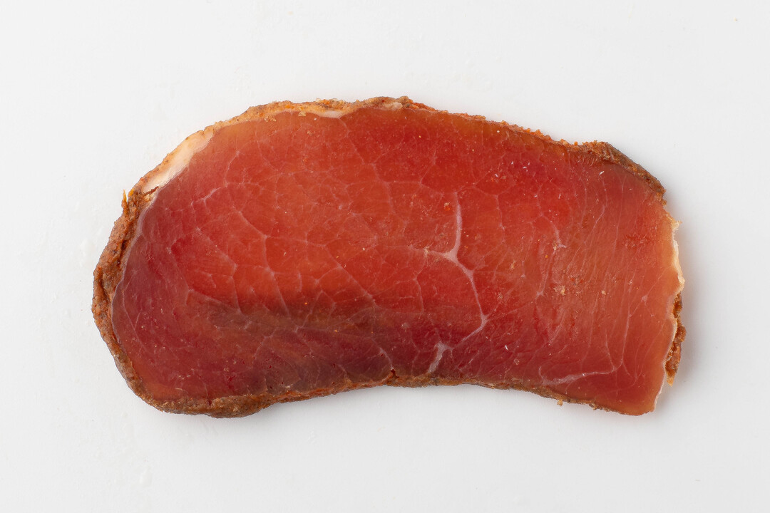 

Бастурма из говядины ВкусВилл сыровяленая, нарезка 80 г, дизайн упаковки в ассортименте