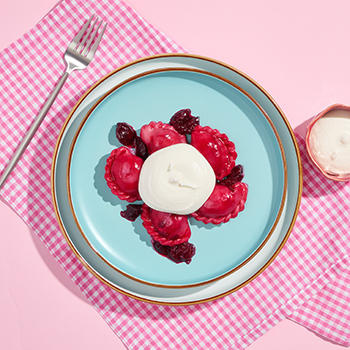 

Вареники Азбука Вкуса с творогом вишнёвым соусом и сливочным муссом 200 / 30 г