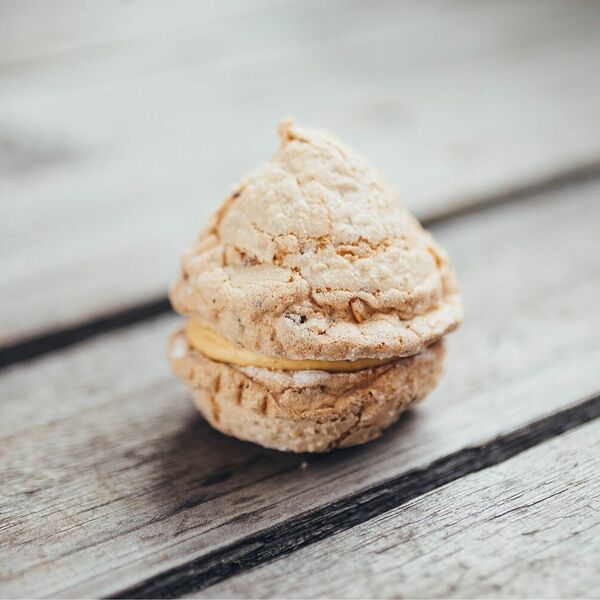 Профитроль с грильяжным кремом, 25гр