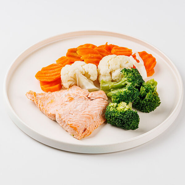 Шашлык из семги с овощами на пару