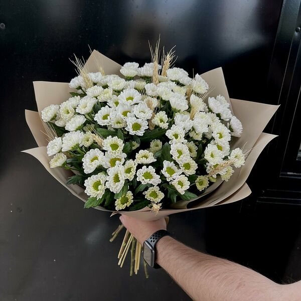Букет из 15 ромашковых хризантем