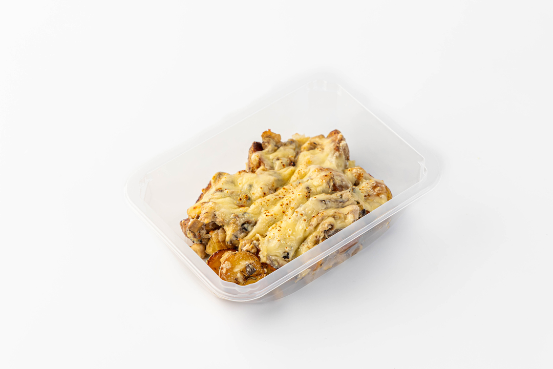 

Жаркое из картофеля с грибами, курицей и сливочным соусом ФК 210 г