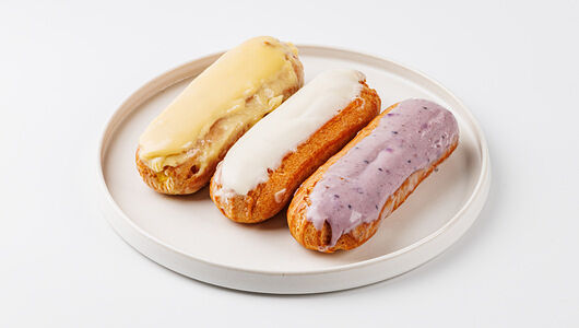 Ассорти эклеров Манго, Сырный, Лесные ягоды 