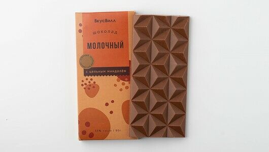 Шоколад молочный с цельным миндалем
