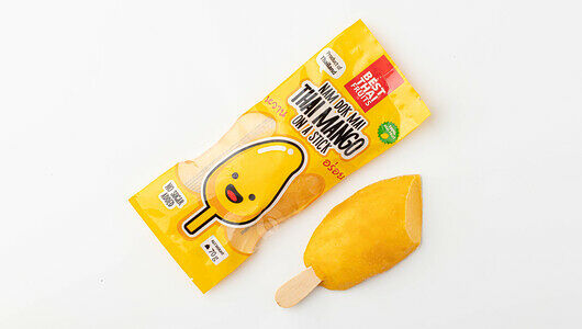 Манго на палочке, замороженное