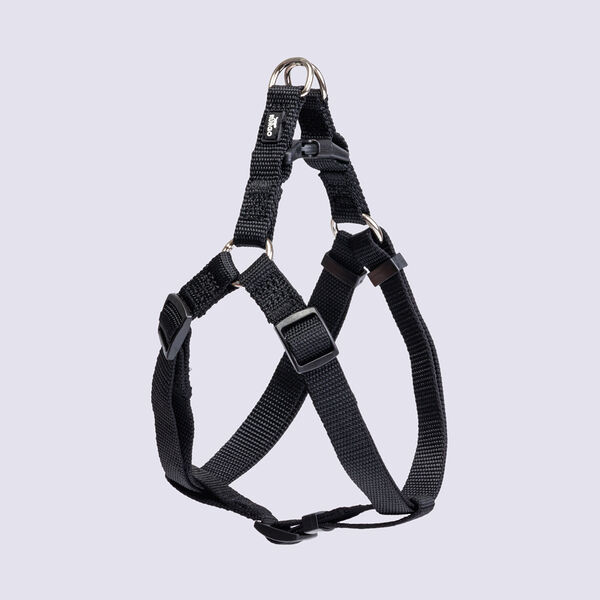 Шлейка нейлоновая для собак Step-in, 15 мм, 45-63 см, черная