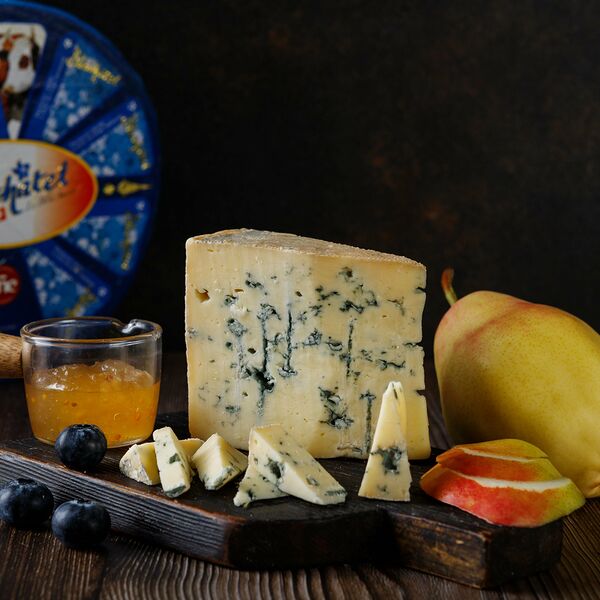 Сыр с голубой плесенью Блюшатель 55% Margot Fromages S.A