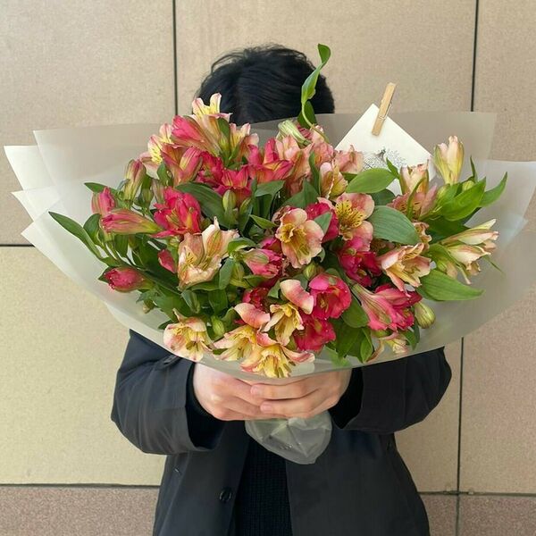 Букет из альстромерий