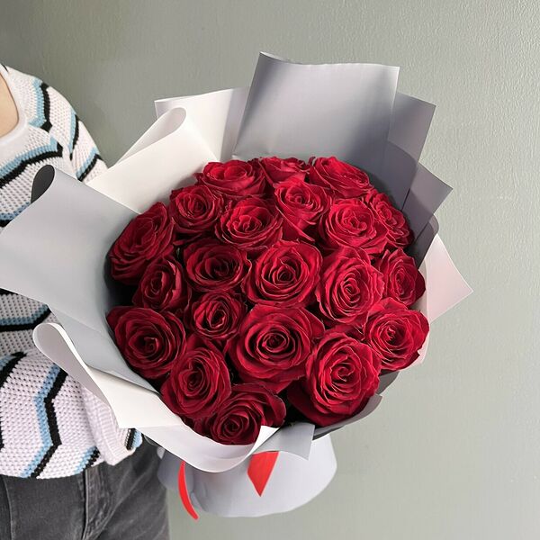 21 красная Роза. Букет красных роз