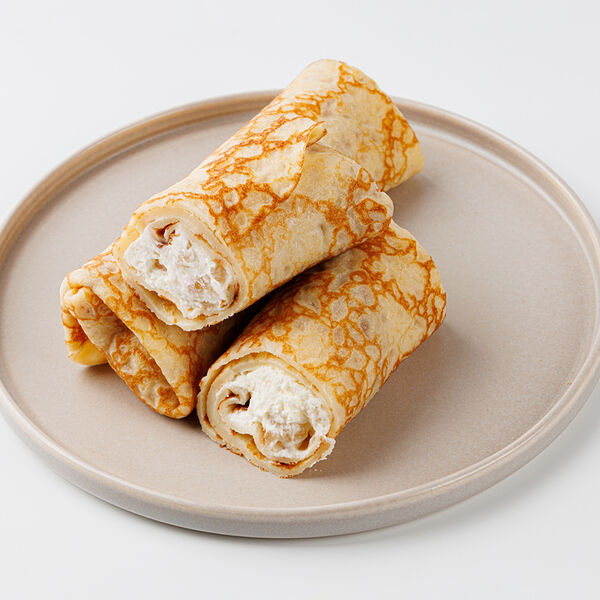 Блины с грушей и мягким сыром