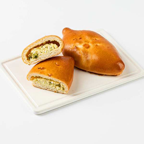 Пирожки с рисом, яйцом и зеленым луком