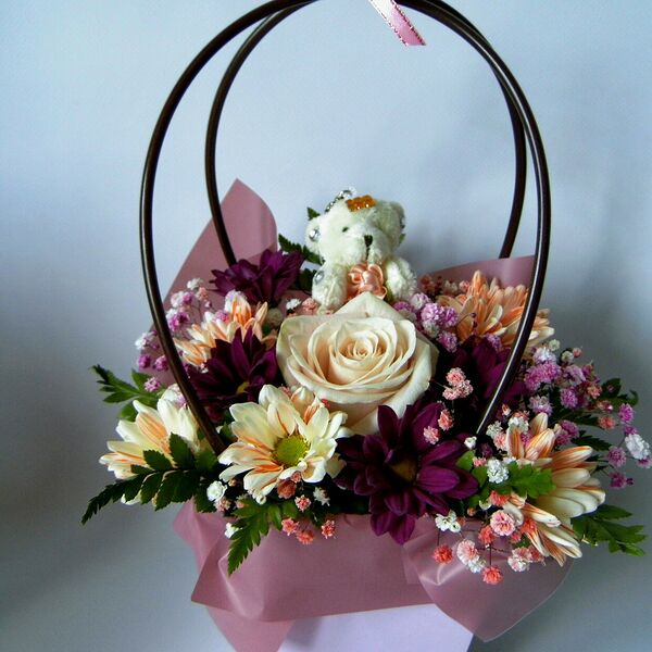 Цветы в сумочке с игрушкой 1