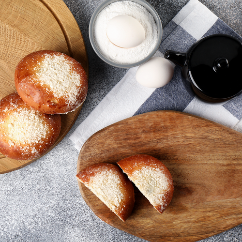 

Пирожок Лента Fresh Домашний с черной смородиной 100 г