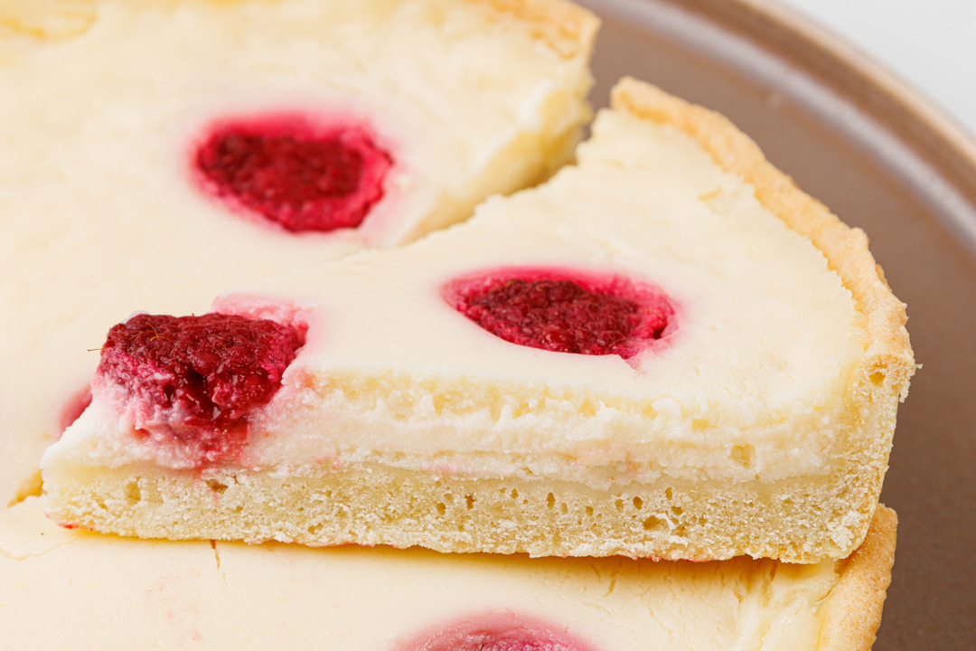 

Пирог Сметанник с малиной 300 г