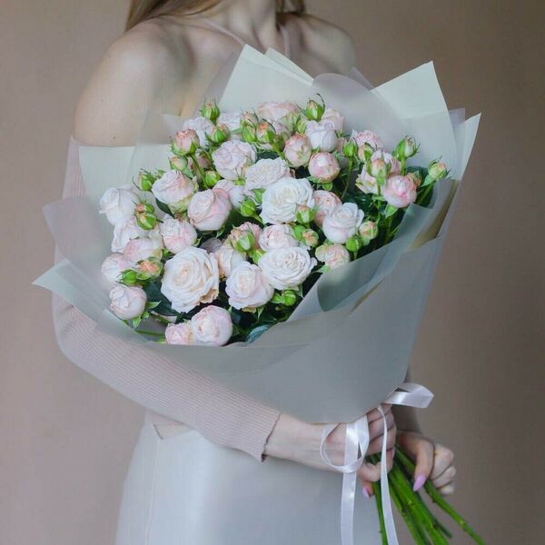 Букет из кустовых роз