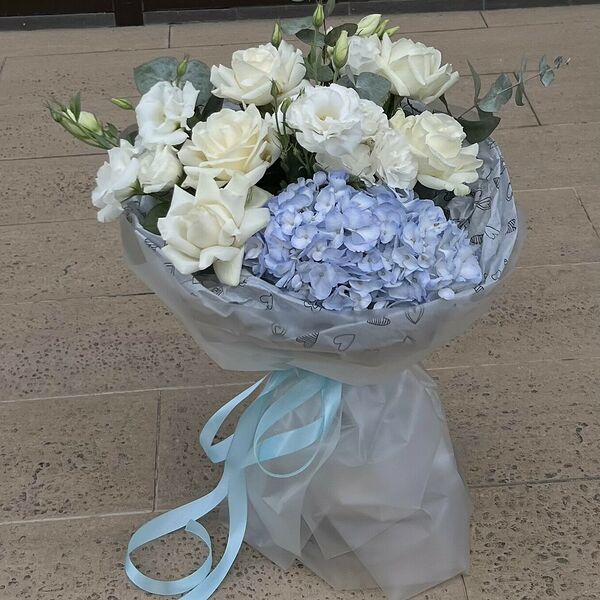 Стильный букет голубая небо