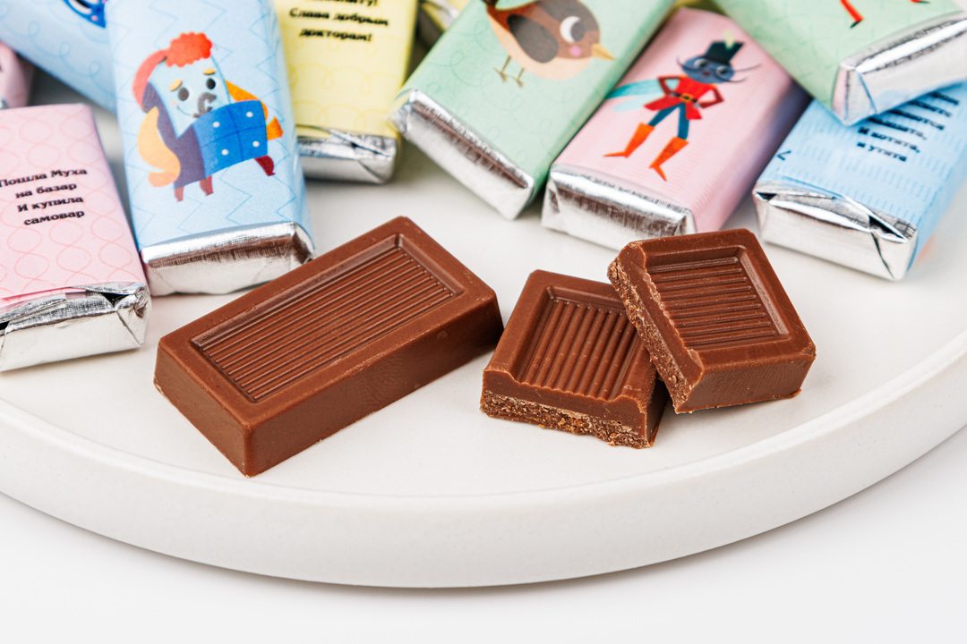 

Шоколад молочный Любимые сказки, 100 г