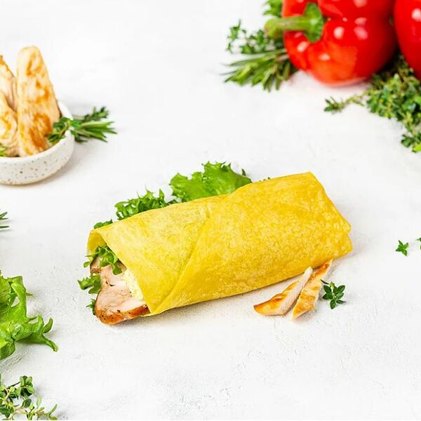 Ролл с индейкой, томатами и сладким перцем 140 г