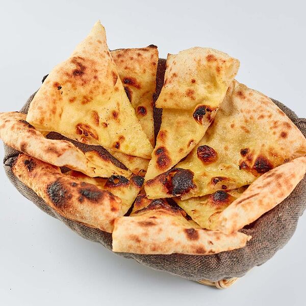 Фокачча с розмарином и чесноком