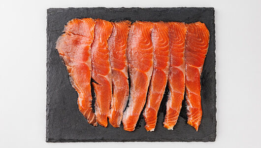 Форель радужная холодного копчения ломтики