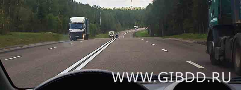 Опережение автомобиля справа