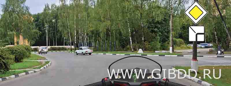 Обязаны ли Вы при этом включить указатели правого поворота?