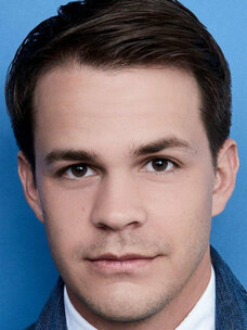 Johnny Simmons