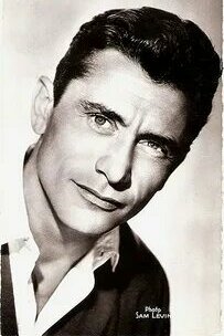 Robert Lamoureux