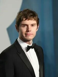 Evan Peters