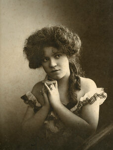 Helen Wright