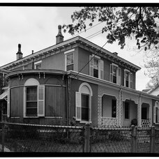 Thornton Niven House