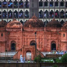 Sat Gambuj Mosque