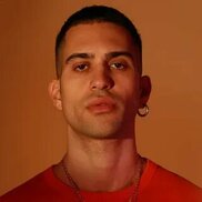 lyricstranslate.com sitesinden görsel